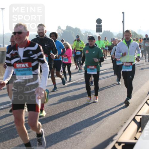 03.10.2025 - Köhlbrandbrückenlauf Lena Gebhardt http://msf.ph/oto/9063687 03.10.2025 09:21:02 Position 1 3540 meine-sportfotos.de
