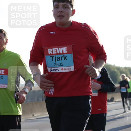 03.10.2025 - Köhlbrandbrückenlauf Jannik Wohlers http://msf.ph/oto/9063693 03.10.2025 09:24:20 Position 3 2630, 2632 meine-sportfotos.de