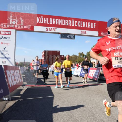 03.10.2025 - Köhlbrandbrückenlauf Lena Gebhardt http://msf.ph/oto/9063703 03.10.2025 13:13:00 Ziel 4446, 4487, 4528, 4559, 4628, 4671, 4748, 4965, 5051, 5381, 5673, 5674, 6303, 6496, 6497, 6530, 6705, 6791 meine-sportfotos.de