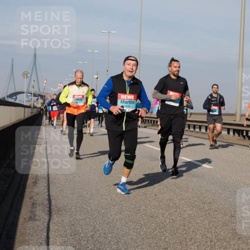 03.10.2025 - Köhlbrandbrückenlauf Fabian Wolf http://msf.ph/oto/9063715 03.10.2025 10:06:59 Position 3 2005 meine-sportfotos.de