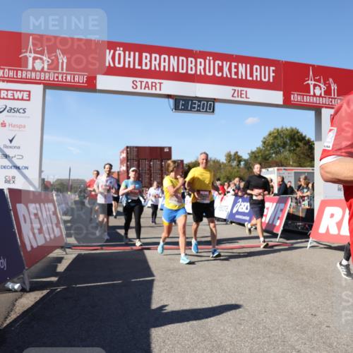 03.10.2025 - Köhlbrandbrückenlauf Lena Gebhardt http://msf.ph/oto/9063717 03.10.2025 13:13:01 Ziel 4446, 4487, 4528, 4559, 4628, 4671, 4748, 4965, 5051, 5381, 5673, 5674, 6303, 6496, 6497, 6530, 6705, 6742, 6791 meine-sportfotos.de