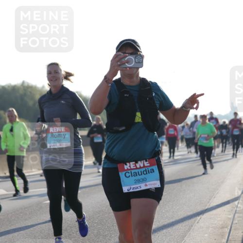 03.10.2025 - Köhlbrandbrückenlauf Jannik Wohlers http://msf.ph/oto/9063718 03.10.2025 09:24:22 Position 3 2320, 2830 meine-sportfotos.de