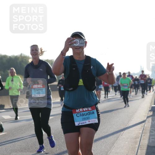 03.10.2025 - Köhlbrandbrückenlauf Jannik Wohlers http://msf.ph/oto/9063723 03.10.2025 09:24:22 Position 3 2320, 2830 meine-sportfotos.de
