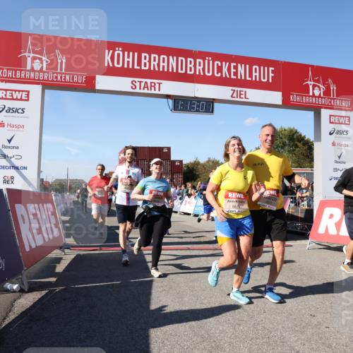 03.10.2025 - Köhlbrandbrückenlauf Lena Gebhardt http://msf.ph/oto/9063728 03.10.2025 13:13:01 Ziel 4446, 4487, 4528, 4559, 4628, 4671, 4748, 4965, 5051, 5381, 5673, 5674, 6303, 6496, 6497, 6530, 6705, 6742, 6791 meine-sportfotos.de