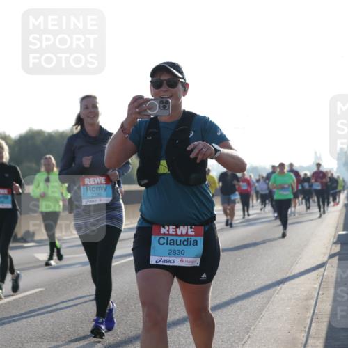 03.10.2025 - Köhlbrandbrückenlauf Jannik Wohlers http://msf.ph/oto/9063729 03.10.2025 09:24:22 Position 3 2320, 2830 meine-sportfotos.de