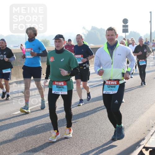 03.10.2025 - Köhlbrandbrückenlauf Lena Gebhardt http://msf.ph/oto/9063734 03.10.2025 09:21:03 Position 1 3123, 1739, 1499, 3238, 1367, 6 meine-sportfotos.de