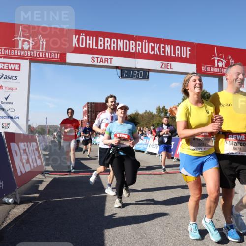 03.10.2025 - Köhlbrandbrückenlauf Lena Gebhardt http://msf.ph/oto/9063737 03.10.2025 13:13:02 Ziel 4446, 4487, 4528, 4559, 4628, 4671, 4748, 4965, 5051, 5381, 5673, 5674, 6303, 6393, 6496, 6497, 6530, 6705, 6742, 6755 meine-sportfotos.de