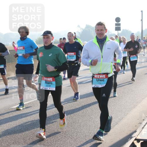 03.10.2025 - Köhlbrandbrückenlauf Lena Gebhardt http://msf.ph/oto/9063742 03.10.2025 09:21:03 Position 1 3123, 1739, 3238, 1367 meine-sportfotos.de