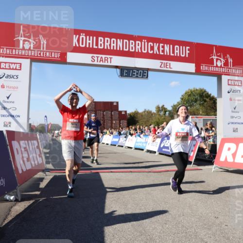 03.10.2025 - Köhlbrandbrückenlauf Lena Gebhardt http://msf.ph/oto/9063766 03.10.2025 13:13:03 Ziel 4446, 4487, 4528, 4559, 4628, 4748, 4965, 5051, 5381, 5673, 5674, 6303, 6393, 6496, 6497, 6530, 6705, 6742, 6755 meine-sportfotos.de