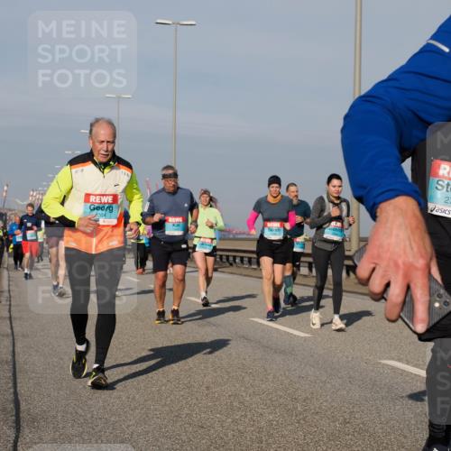 03.10.2025 - Köhlbrandbrückenlauf Fabian Wolf http://msf.ph/oto/9063768 03.10.2025 10:07:02 Position 3 2004, 2779 meine-sportfotos.de