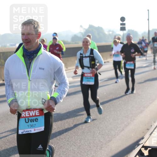 03.10.2025 - Köhlbrandbrückenlauf Lena Gebhardt http://msf.ph/oto/9063770 03.10.2025 09:21:04 Position 1 1367 meine-sportfotos.de