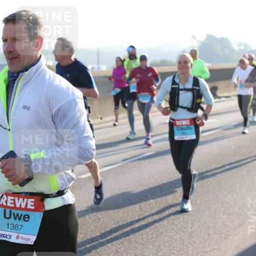 03.10.2025 - Köhlbrandbrückenlauf Lena Gebhardt http://msf.ph/oto/9063781 03.10.2025 09:21:04 Position 1 3123, 1367 meine-sportfotos.de
