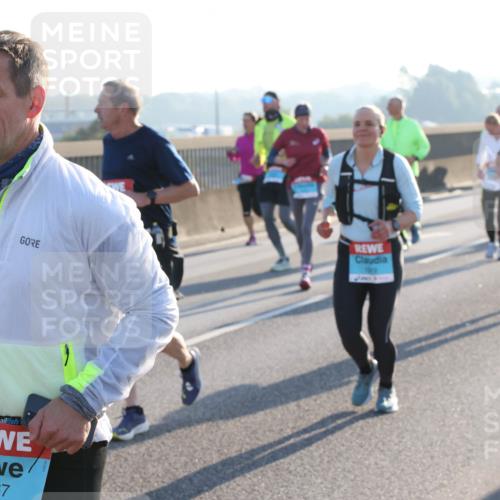 03.10.2025 - Köhlbrandbrückenlauf Lena Gebhardt http://msf.ph/oto/9063788 03.10.2025 09:21:04 Position 1 1367 meine-sportfotos.de