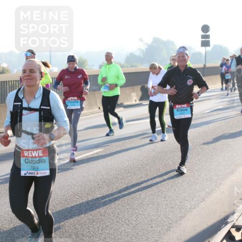 03.10.2025 - Köhlbrandbrückenlauf Lena Gebhardt http://msf.ph/oto/9063805 03.10.2025 09:21:05 Position 1 1919, 3017 meine-sportfotos.de