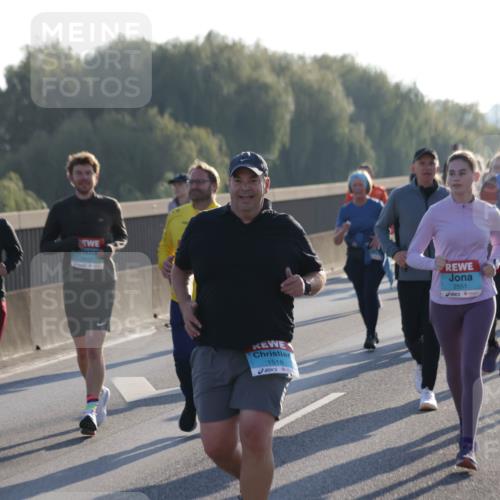03.10.2025 - Köhlbrandbrückenlauf Jannik Wohlers http://msf.ph/oto/9063821 03.10.2025 09:24:31 Position 3 2655, 1518, 2374, 2551, 2439 meine-sportfotos.de