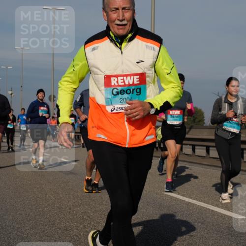 03.10.2025 - Köhlbrandbrückenlauf Fabian Wolf http://msf.ph/oto/9063823 03.10.2025 10:07:04 Position 3 2004, 1998, 2644 meine-sportfotos.de
