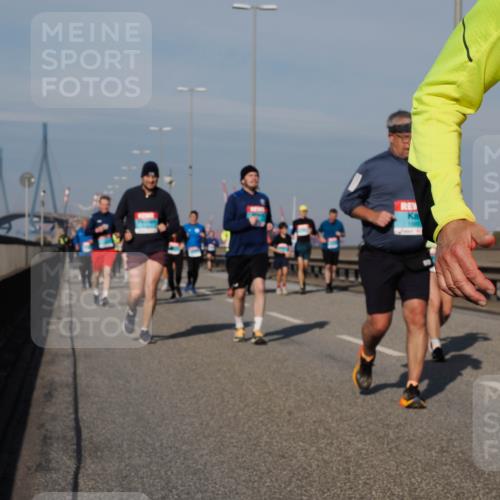03.10.2025 - Köhlbrandbrückenlauf Fabian Wolf http://msf.ph/oto/9063832 03.10.2025 10:07:04 Position 3  meine-sportfotos.de