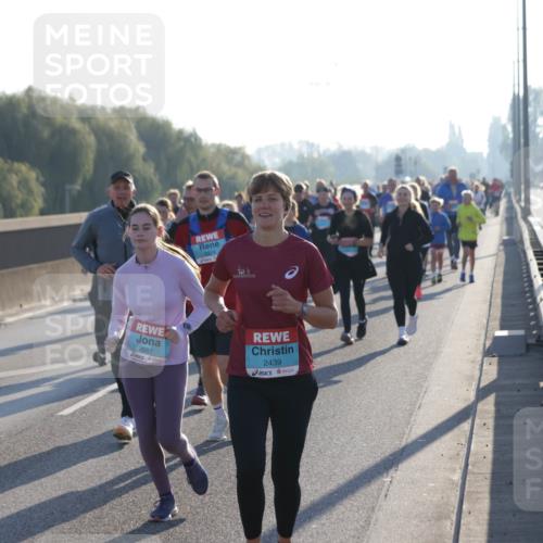 03.10.2025 - Köhlbrandbrückenlauf Jannik Wohlers http://msf.ph/oto/9063834 03.10.2025 09:24:32 Position 3 1518, 2551, 2439 meine-sportfotos.de