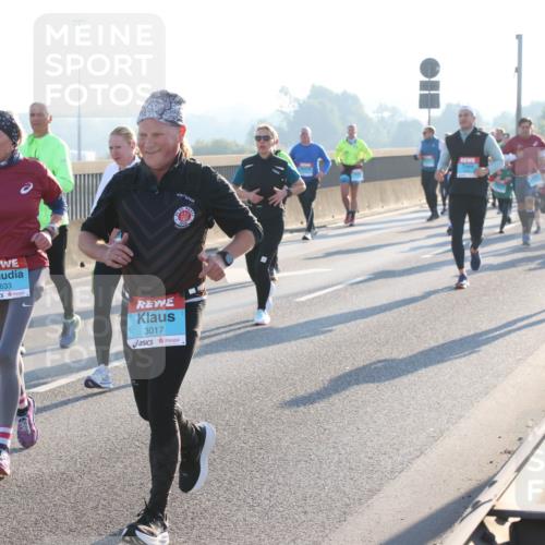 03.10.2025 - Köhlbrandbrückenlauf Lena Gebhardt http://msf.ph/oto/9063845 03.10.2025 09:21:06 Position 1 1633, 3017 meine-sportfotos.de