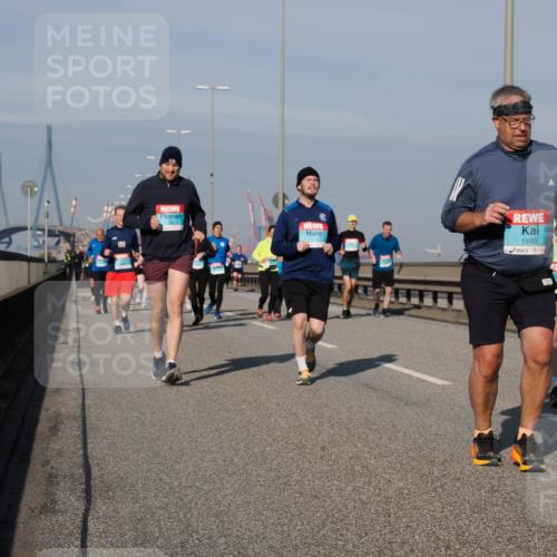 03.10.2025 - Köhlbrandbrückenlauf Fabian Wolf http://msf.ph/oto/9063846 03.10.2025 10:07:05 Position 3 1993 meine-sportfotos.de