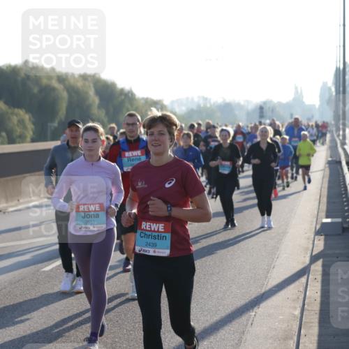 03.10.2025 - Köhlbrandbrückenlauf Jannik Wohlers http://msf.ph/oto/9063847 03.10.2025 09:24:33 Position 3 1518, 2551, 2439 meine-sportfotos.de