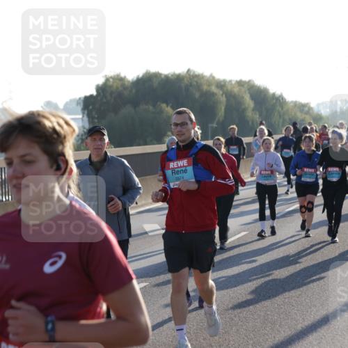 03.10.2025 - Köhlbrandbrückenlauf Jannik Wohlers http://msf.ph/oto/9063853 03.10.2025 09:24:34 Position 3 2374, 8 meine-sportfotos.de