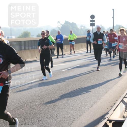 03.10.2025 - Köhlbrandbrückenlauf Lena Gebhardt http://msf.ph/oto/9063860 03.10.2025 09:21:07 Position 1 1633, 1910, 3017 meine-sportfotos.de