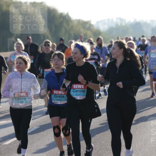 03.10.2025 - Köhlbrandbrückenlauf Jannik Wohlers http://msf.ph/oto/9063863 03.10.2025 09:24:36 Position 3 2250, 2249, 2557 meine-sportfotos.de