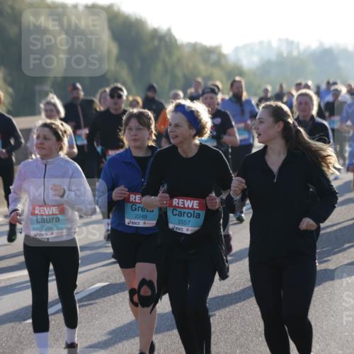 03.10.2025 - Köhlbrandbrückenlauf Jannik Wohlers http://msf.ph/oto/9063873 03.10.2025 09:24:36 Position 3 2250, 2249, 2557 meine-sportfotos.de