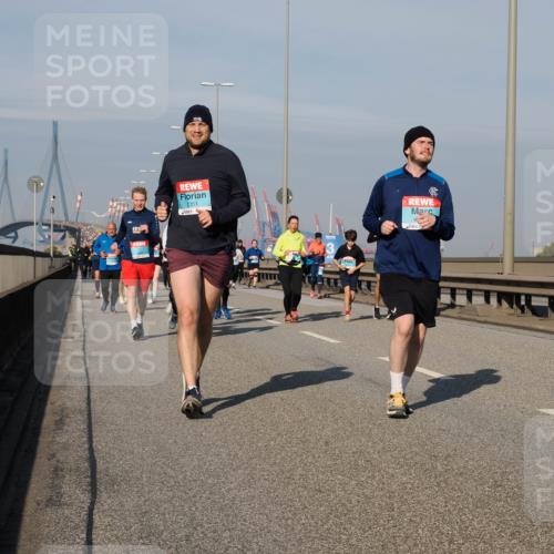 03.10.2025 - Köhlbrandbrückenlauf Fabian Wolf http://msf.ph/oto/9063875 03.10.2025 10:07:06 Position 3 2351 meine-sportfotos.de
