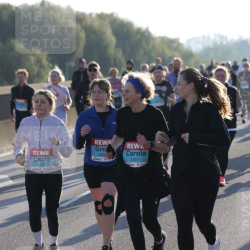 03.10.2025 - Köhlbrandbrückenlauf Jannik Wohlers http://msf.ph/oto/9063879 03.10.2025 09:24:37 Position 3 2250, 224, 2557 meine-sportfotos.de