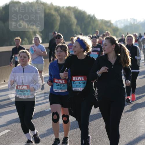 03.10.2025 - Köhlbrandbrückenlauf Jannik Wohlers http://msf.ph/oto/9063894 03.10.2025 09:24:37 Position 3 2250, 2249, 2557 meine-sportfotos.de