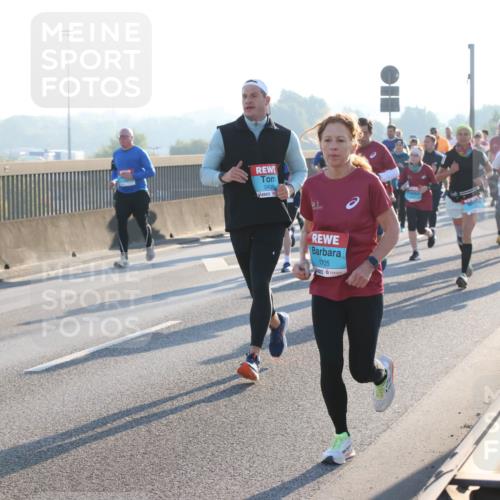 03.10.2025 - Köhlbrandbrückenlauf Lena Gebhardt http://msf.ph/oto/9063901 03.10.2025 09:21:09 Position 1 3435, 1705 meine-sportfotos.de