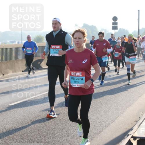 03.10.2025 - Köhlbrandbrückenlauf Lena Gebhardt http://msf.ph/oto/9063904 03.10.2025 09:21:10 Position 1 3435, 1705 meine-sportfotos.de