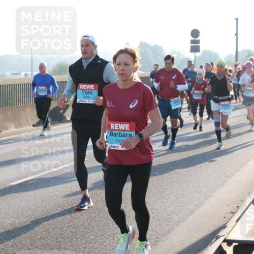 03.10.2025 - Köhlbrandbrückenlauf Lena Gebhardt http://msf.ph/oto/9063906 03.10.2025 09:21:10 Position 1 3435, 1705 meine-sportfotos.de