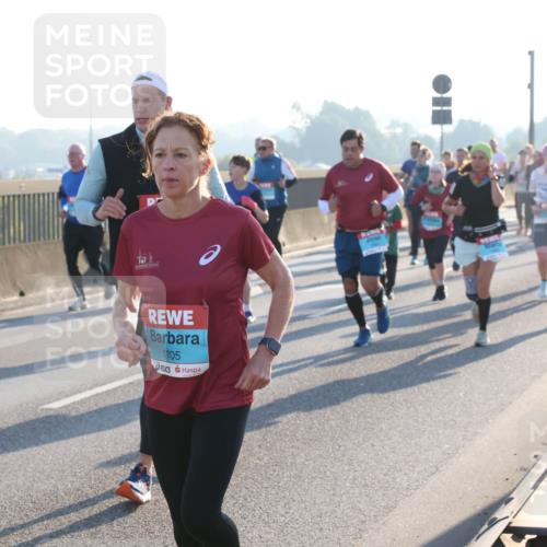 03.10.2025 - Köhlbrandbrückenlauf Lena Gebhardt http://msf.ph/oto/9063912 03.10.2025 09:21:10 Position 1 1705 meine-sportfotos.de