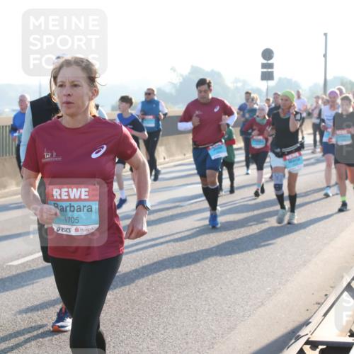03.10.2025 - Köhlbrandbrückenlauf Lena Gebhardt http://msf.ph/oto/9063918 03.10.2025 09:21:10 Position 1 1705 meine-sportfotos.de