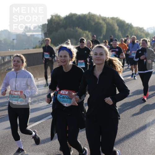 03.10.2025 - Köhlbrandbrückenlauf Jannik Wohlers http://msf.ph/oto/9063928 03.10.2025 09:24:39 Position 3 2250, 2557 meine-sportfotos.de
