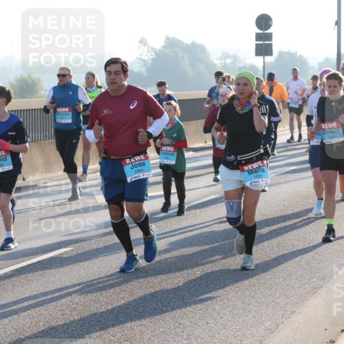 03.10.2025 - Köhlbrandbrückenlauf Lena Gebhardt http://msf.ph/oto/9063930 03.10.2025 09:21:11 Position 1 3196, 2964, 1093, 1649 meine-sportfotos.de