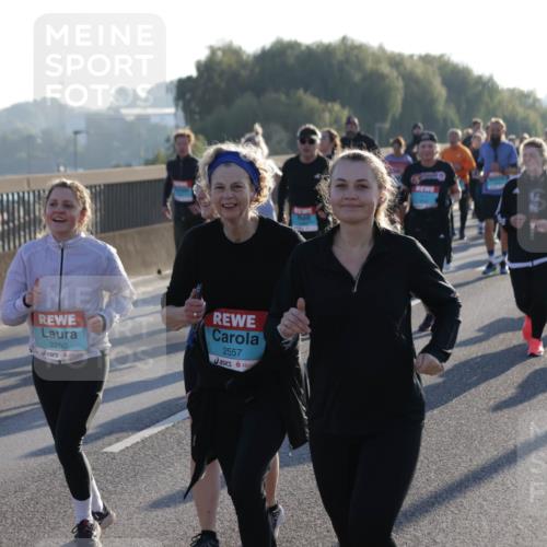 03.10.2025 - Köhlbrandbrückenlauf Jannik Wohlers http://msf.ph/oto/9063934 03.10.2025 09:24:39 Position 3 2250, 2557 meine-sportfotos.de