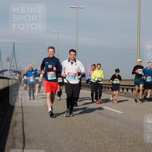 03.10.2025 - Köhlbrandbrückenlauf Fabian Wolf http://msf.ph/oto/9063938 03.10.2025 10:07:09 Position 3 3829, 2930 meine-sportfotos.de