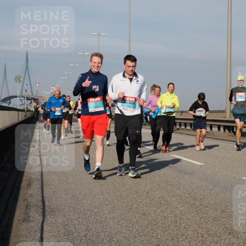 03.10.2025 - Köhlbrandbrückenlauf Fabian Wolf http://msf.ph/oto/9063945 03.10.2025 10:07:09 Position 3 3829, 2930 meine-sportfotos.de