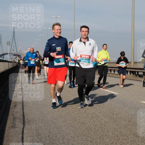 03.10.2025 - Köhlbrandbrückenlauf Fabian Wolf http://msf.ph/oto/9063957 03.10.2025 10:07:10 Position 3 3829, 2930 meine-sportfotos.de