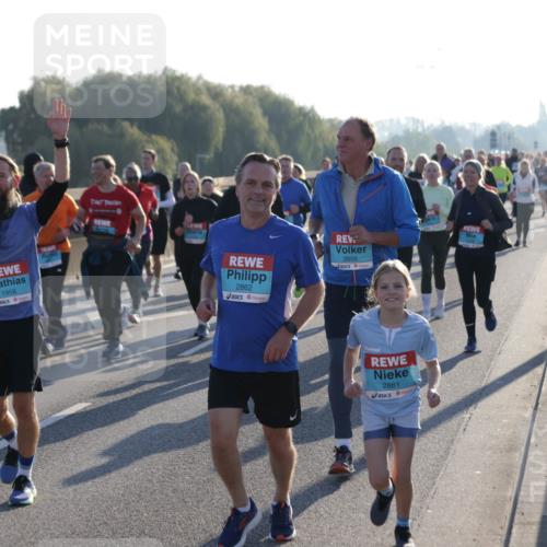 03.10.2025 - Köhlbrandbrückenlauf Jannik Wohlers http://msf.ph/oto/9063969 03.10.2025 09:24:43 Position 3 1958, 2862, 2659, 2861 meine-sportfotos.de