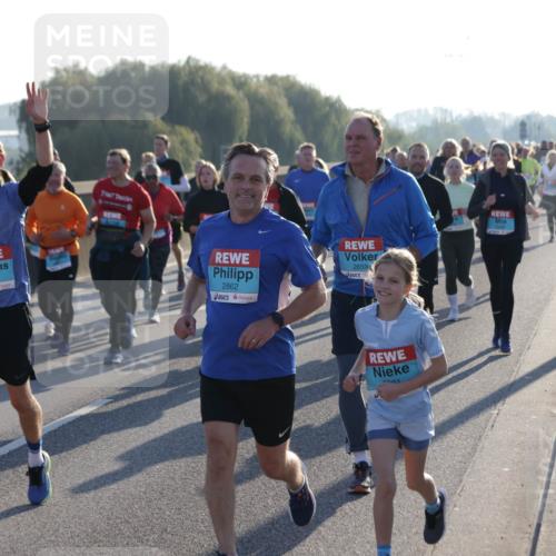 03.10.2025 - Köhlbrandbrückenlauf Jannik Wohlers http://msf.ph/oto/9063975 03.10.2025 09:24:44 Position 3 1958, 2862, 2659 meine-sportfotos.de