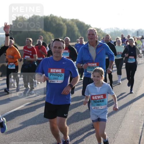 03.10.2025 - Köhlbrandbrückenlauf Jannik Wohlers http://msf.ph/oto/9063979 03.10.2025 09:24:44 Position 3 1958, 2862, 265, 2861 meine-sportfotos.de