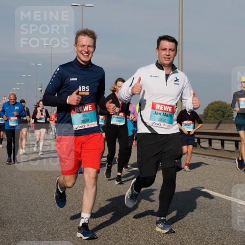 03.10.2025 - Köhlbrandbrückenlauf Fabian Wolf http://msf.ph/oto/9063981 03.10.2025 10:07:11 Position 3 2284, 2930, 2245, 3829, 1539 meine-sportfotos.de