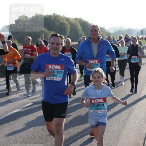 03.10.2025 - Köhlbrandbrückenlauf Jannik Wohlers http://msf.ph/oto/9063984 03.10.2025 09:24:44 Position 3 1958, 2862, 2659, 2861 meine-sportfotos.de
