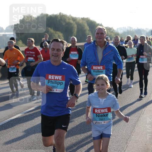 03.10.2025 - Köhlbrandbrückenlauf Jannik Wohlers http://msf.ph/oto/9063988 03.10.2025 09:24:44 Position 3 1958, 2862, 2650, 2861 meine-sportfotos.de