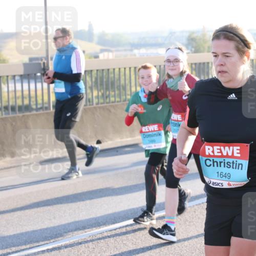 03.10.2025 - Köhlbrandbrückenlauf Lena Gebhardt http://msf.ph/oto/9064009 03.10.2025 09:21:14 Position 1 160, 3499, 41, 2, 1649 meine-sportfotos.de